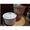 Image 1 : VINTAGE PAIL & ENAMEL POT W/LID