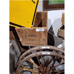 VINTAGE FRUIT BOX