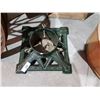 Image 1 : GREEN CAST IRON CHRISTMAS TREE STAND