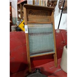 VINTAGE ECONOMY GLASS WASHBOARD