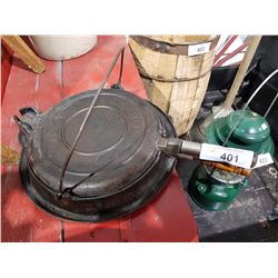 ANTIQUE WAGNER MFG CO CAST IRON WAFFLE IRON