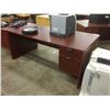 Image 2 : MAHOGANY 6' SINGLE PEDESTAL EXECUTIVE DESK