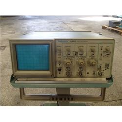 Oscilloscope Tektronix 2205 – 20 MHz – Double Trace – Analogique – Rack 19″