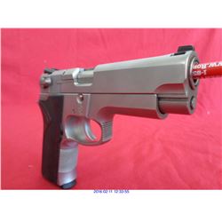 SMITH & WESSON 4006