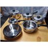 Image 1 : Set Of Cookware
