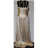 Image 2 : GOLD TONE HALTER TOP GOWN SIZE UNKNOWN