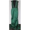 Image 2 : DARK GREEN LACE TOP GOWN PLUS SIZE