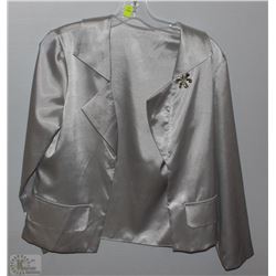 GREY LADIES BLAZER SIZE UNKNOWN