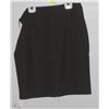 Image 1 : BLACK SKIRT SIZE UNKNOWN XXXL