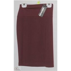 BURGUNDY MINI SKIRT SIZE MEDIUM