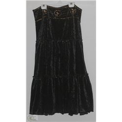 BLACK LONG SKIRT WITH GOLD SEQUIN TRIM SIZE LARGE