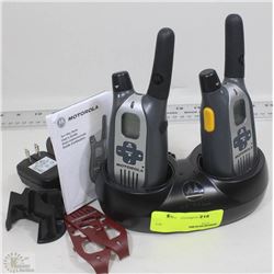 MOTOROLA WALKIE TALKIE SET WITH CHARGER