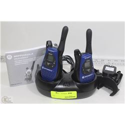MOTOROLA WALKIE TALKIE SET WITH CHARGER