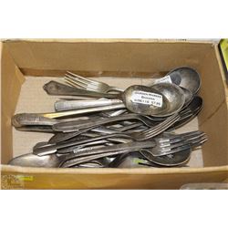 LOT OF 23 PIECES OF VINTAGE SILVERWARE