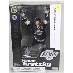 WAYNE GRETZKY LA KINGS COLLECTABLE FIGURINE