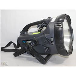 CYCLOPS 15 MILLION CANDLE POWER PORTABLE LIGHT