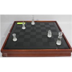 CHESS SET WITH GLASS PIECES