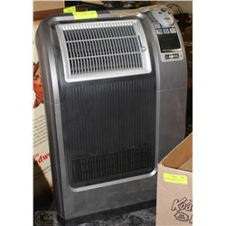 LASKO CERAMIC HEATER WITH REMOTE