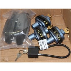 FLAT WITH 5 RIFLE LOCKS, 4 TRIGGER LOCKS AND 1