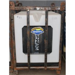 EXTRA LARGE CREAM TOTE WITH METAL CAGE