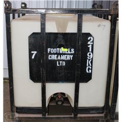 EXTRA LARGE CREAM TOTE WITH METAL CAGE