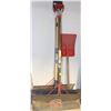 Image 1 : 6 SHOVELS