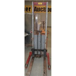 MAHAFFY MATERIALS HANDLING LTD. ELECTRIC PALLET