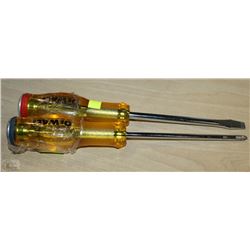 PAIR OF DEWALT SCREWDRIVERS 1 FLATHEAD 1 PHILIPS