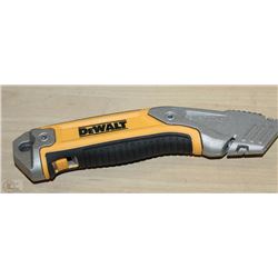 DEWALT RETRACTABLE KNIFE