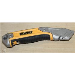 DEWALT RETRACTABLE KNIFE