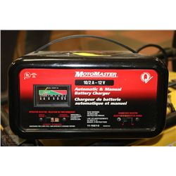MOTOMASTER 12V BATTERY CHARGER