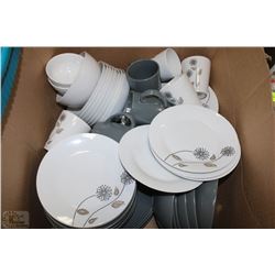 2  DECORATIVE DISHWARE  SETS