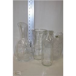 LOT WITH 1 CRYSTAL VASE, 1 WINE DECANTER, 1 VASE &