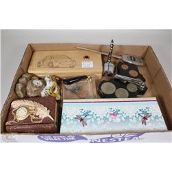 BOX WITH DECORATIVE DESK ITEMS