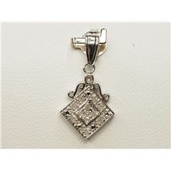 #15-14K WHITE GOLD DIAMOND PENDANT