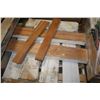 Image 1 : LOT OF FLOORING INCL 2 LAMIMNATE PACKAGES & 7 PKGS