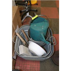LOT OF VINTAGE TIN BUCKETS, PAILS, BASINS AND
