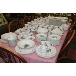 VERY LARGE NIKKO HAPPY HOLIDAYS DINNER SERVICE SET