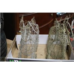 SET OF TWO WIRE REINDEERS 12"X17"