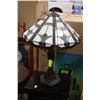 Image 1 : FAUX STAIN GLASS TABLE LAMP