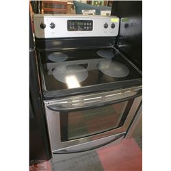 FRIGIDAIRE CERAMIC TOP STOVE WITH SELF CLEANING