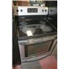Image 1 : FRIGIDAIRE CERAMIC TOP STOVE WITH SELF CLEANING