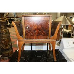 VINTAGE WOOD MAGAZINE STAND