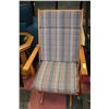 Image 1 : VINTAGE ROCKING CHAIR