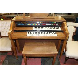 LOWREY DOUBLE HOLIDAY  MAGIC WITH GENIE, ELECTRIC