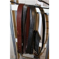 HANGER WITH 5 ASSORTED LEATHER BELTS X5