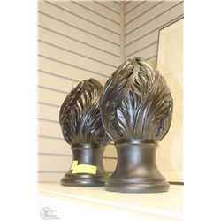 LOT OF 2 SHOWHOME TABLETOP DECORATION