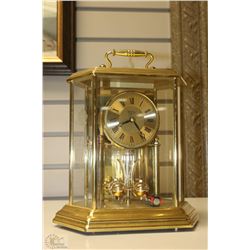 HEIRLOOM QUARTZ  ANNIVERSARY CLOCK