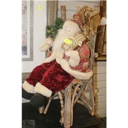 SITTING SANTA ORNAMENT WITH WOODEN "WILLOW" CHAIR