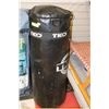 Image 1 : 75 LB TKO PUNCHING BAG, D-RINGS/DOUBLE END TIEDOWN